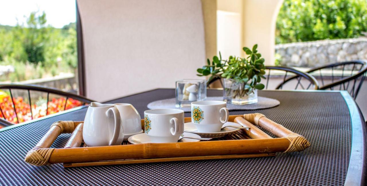 Apartman Mariolina คิร์ก ภายนอก รูปภาพ